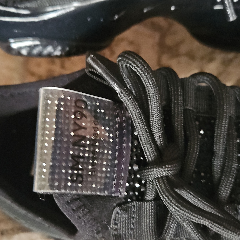 Steve Madden Black Rhinestones Sneakers - SIZE 5.5 - Picture 4 of 11